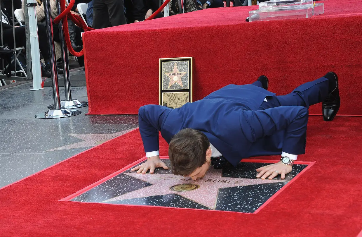 Orgulhoso, Michael Bublé beijou a sua estrela