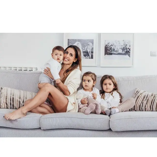 Carolina Patrocínio com as filhas