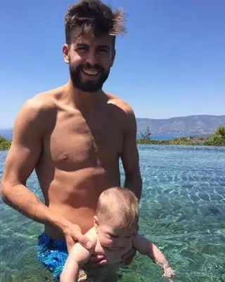 Gerard Piqué e o filho, Sasha