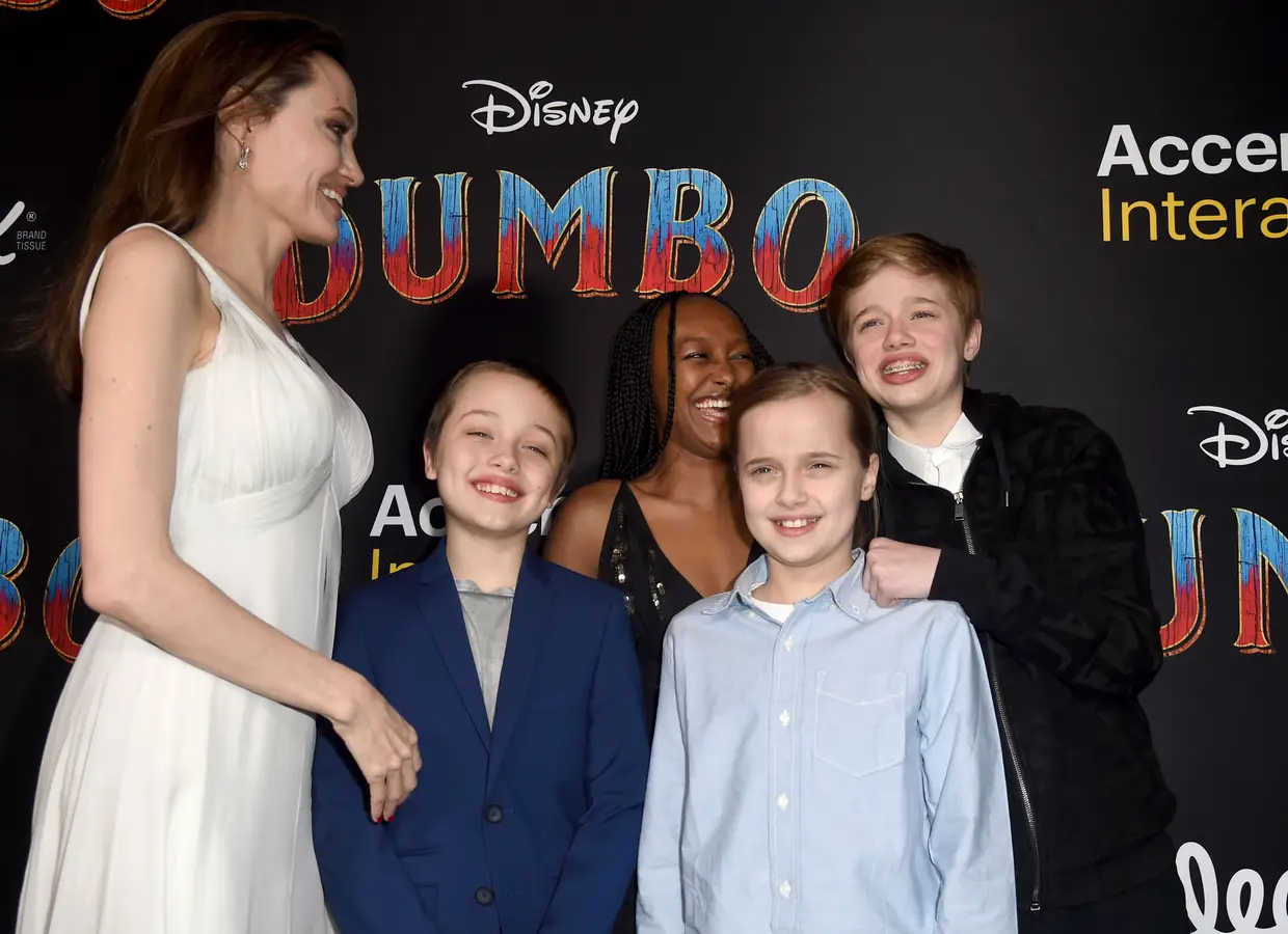 Angelina Jolie e os filhos, Zahara, Shiloh, Vivienne e Knox