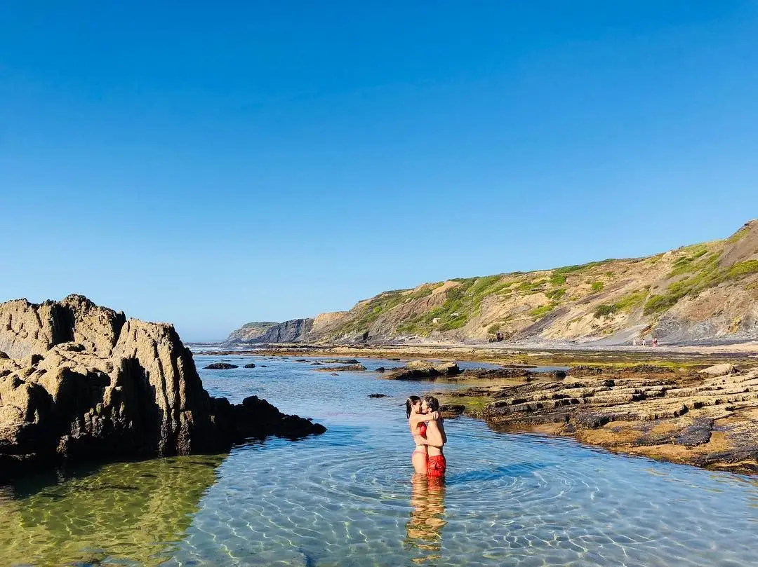 O casal na Costa Vicentina, no verão de 2018.