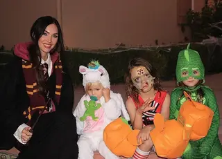Megan Fox com os filhos