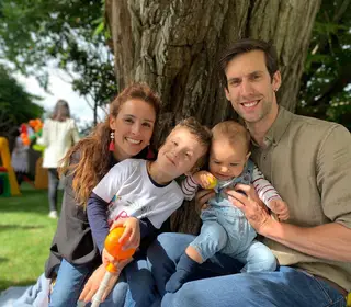 Marta Andrino e Frederico Amaral com os filhos Manuel e António
