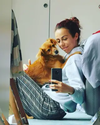 Filomena Cautela com o seu cão