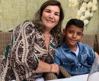 Dolores Aveiro com o neto Cristiano