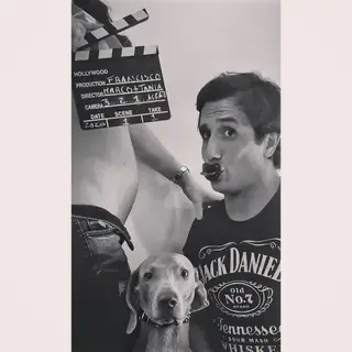 Tânia Bernardo e Marco Costa posaram com a cadela Julie para anunciar a chegada de Francisco