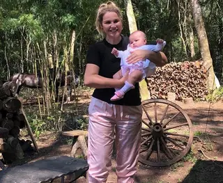 Katia Aveiro com a filha, Valentina
