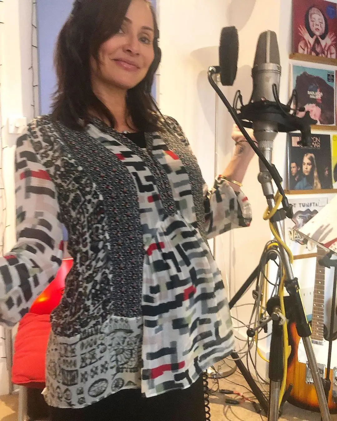 Natalie Imbruglia deu as boas-vindas ao primeiro filho, um menino