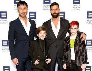 Jwan Josef e Ricky Martin com os filhos mais velhos, os gémeos Valentino e Matteo