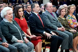 Pilar de Borbón, Letizia, Felipe VI, Juan Carlos e Sofía de Espanha