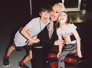 A artista com os dois filhos, Max e Summer