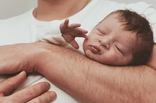 Gonçalo Ribeiro Telles com o filho recém-nascido, Tomás