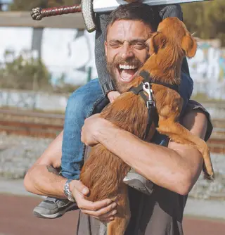 A fotografia escolhida por Diogo Amaral para acompanhar a mensagem de agradecimento. Na imagem, o ator surge acompanhado pelo cão, Lopo, e pelo filho mais velho, Mateus.
