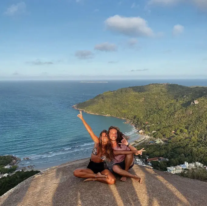 Carolina Loureiro e Vítor Kley não escondem a paixão