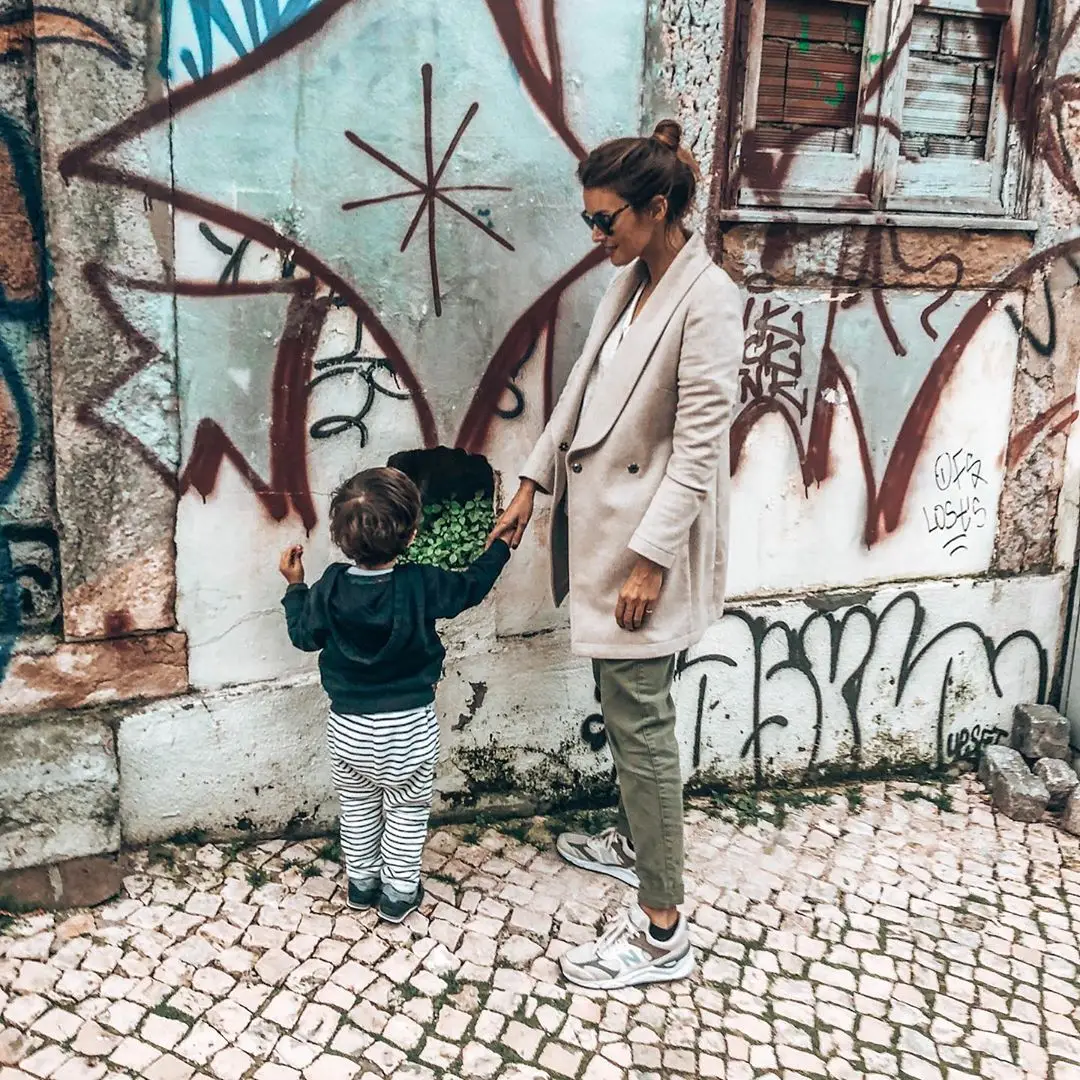 Maria Cerqueira Gomes com o filho, João