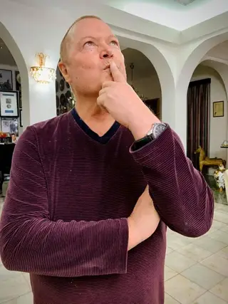 Marco Paulo decidiu rapar o cabelo para não o ver a cair