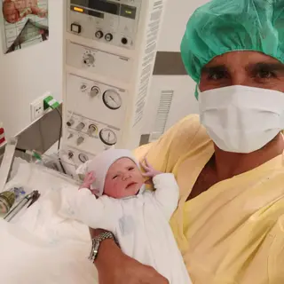 Francisco Spínola com o filho recém-nascido, Tomás