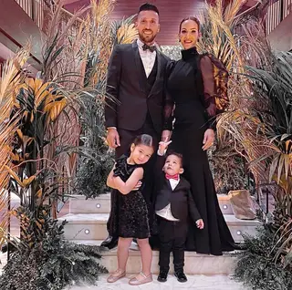 Ezequiel Garay e Tamara Gorro com os filhos, Shaila e Antonio