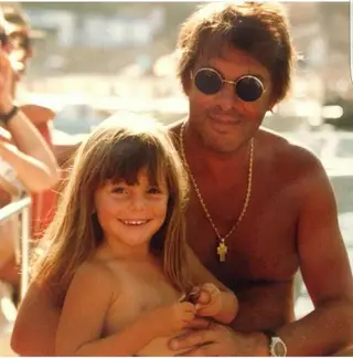 Isaurinha com o pai, Raúl Leitão