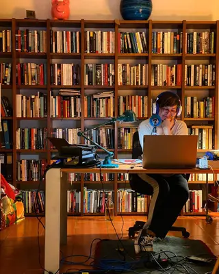 Júlia Pinheiro a fazer rádio a partir de casa