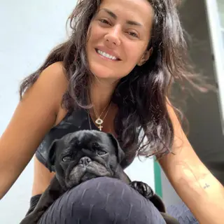 Sofia Ribeiro com a sua cadela, Shai