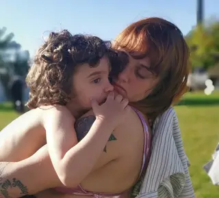 Carolina Deslandes com o filho mais velho, Santiago