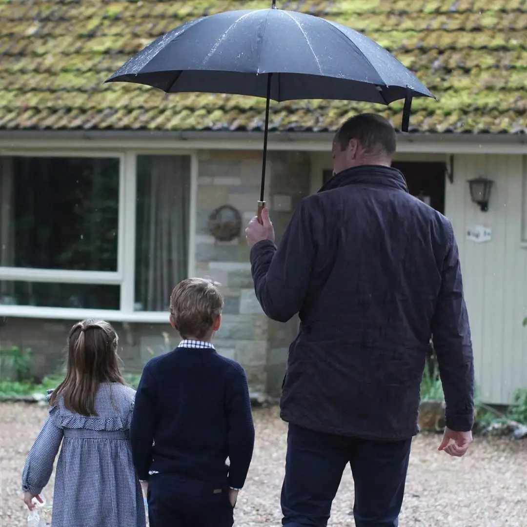 William de Inglaterra com os filhos mais velhos, Charlotte e George
