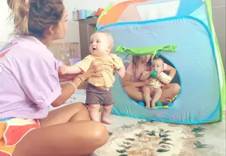 Diana Chaves com a filha, Pilar, e os sobrinhos gémeos, Aurora e Artur