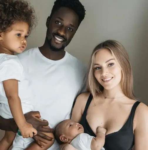 Éder e Sanne Lopes com os filhos, Kai e Rio