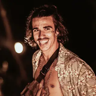Hugo Nicholson Teixeira, filho da atriz Sofia Nicholson