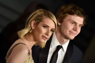 Emma Roberts e Evan Peters