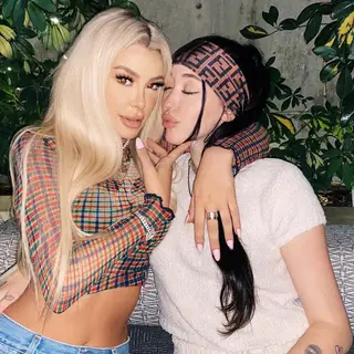 Tana Mogeau e Noah Cyrus