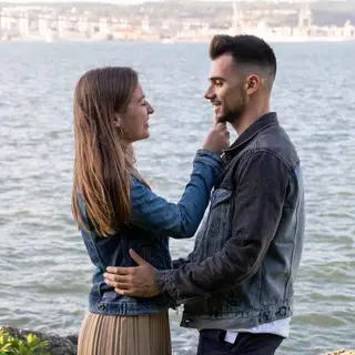 A sessão de fotográfica para preparar o casamento que se realiza em 2021.