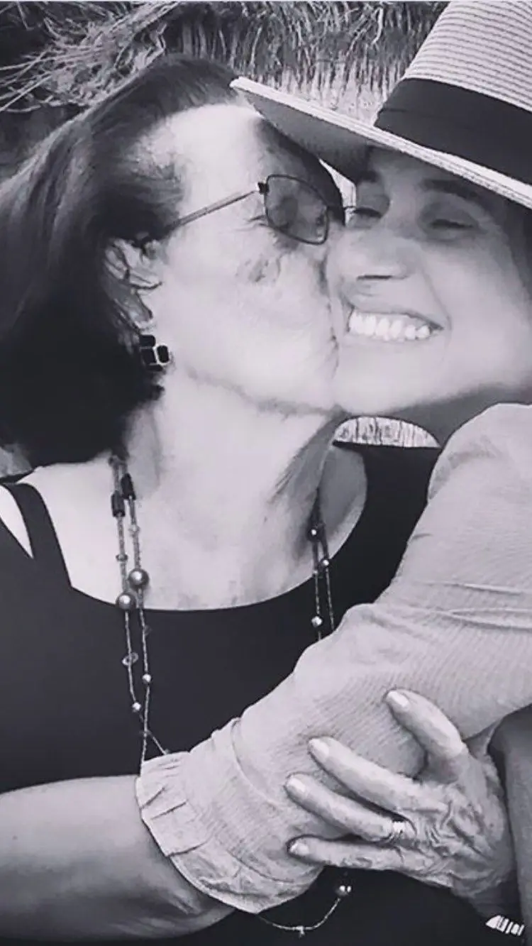Dalila Carmo com a avó