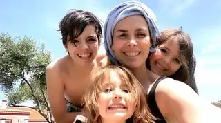 Dália Madruga com os três filhos