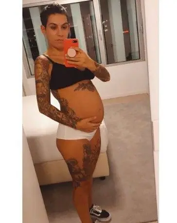 Marta Bateira, mas conhecida por Beatriz Gosta, está grávida da primeira filha
