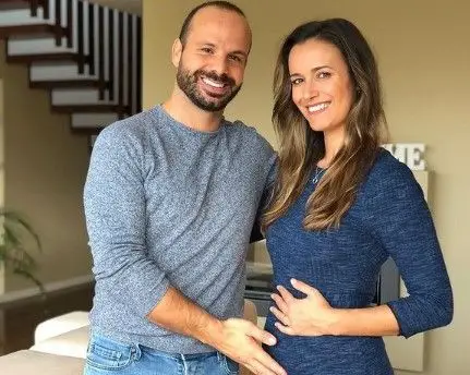 O ilusionista Mário Daniel e a mulher, Cláudia Pedrosa, aguardam o nascimento do primeiro filho