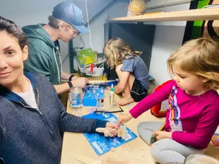 Daniela Ruah com o marido e os filhos