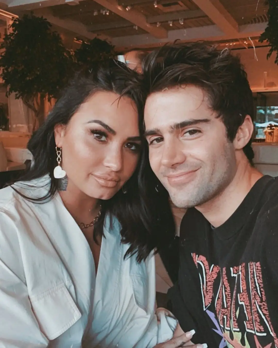 Demi Lovato e Max Ehrich separaram-se dois meses depois de terem anunciado o noivado