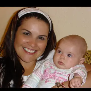 Katia Aveiro com a sobrinha Eleonor, agora com 16 anos