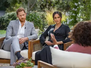O príncipe Harry de Inglaterra e Meghan Markle em entrevista a Oprah Winfrey