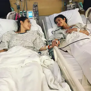 Francia Raisa e Selena Gomez após o transplante de rim
