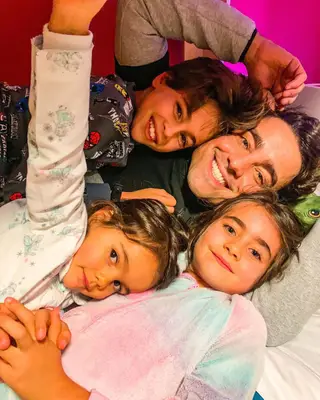 Ricardo Pereira com os três filhos, Julieta, Vicente e Francisca
