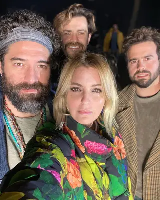 Jessica Athayde com os colegas do elenco do novo programa da SIC, 'Princípio, Meio e Fim'.