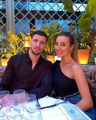 Rúben Dias e April Ivy