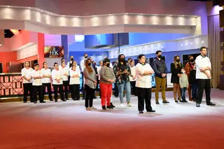 Francisca Dias e Lucas Fernandes com os familiares e restantes concorrentes na final do Hell's Kitchen