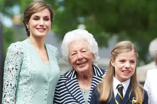 A rainha Letizia com a avó, Menchu, e a filha mais nova, Sofía