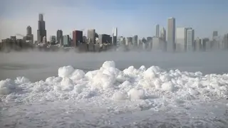 A vaga de frio deve-se a uma massa de ar gelada que deveria estar acima do Pólo Norte.