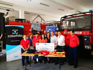Em 2017, os donativos resultantes de uma exposição dos trabalhos de fotógrafos e fotojornalistas, reverteram para os Bombeiros Voluntários de Castanheira de Pêra.
