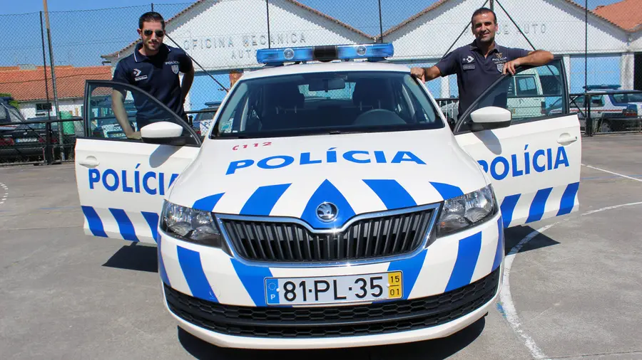 Agentes da PSP de Santarém arriscam vida para salvar homem de fogo Agentes da PSP de Santarém arriscam vida para salvar homem de fogo